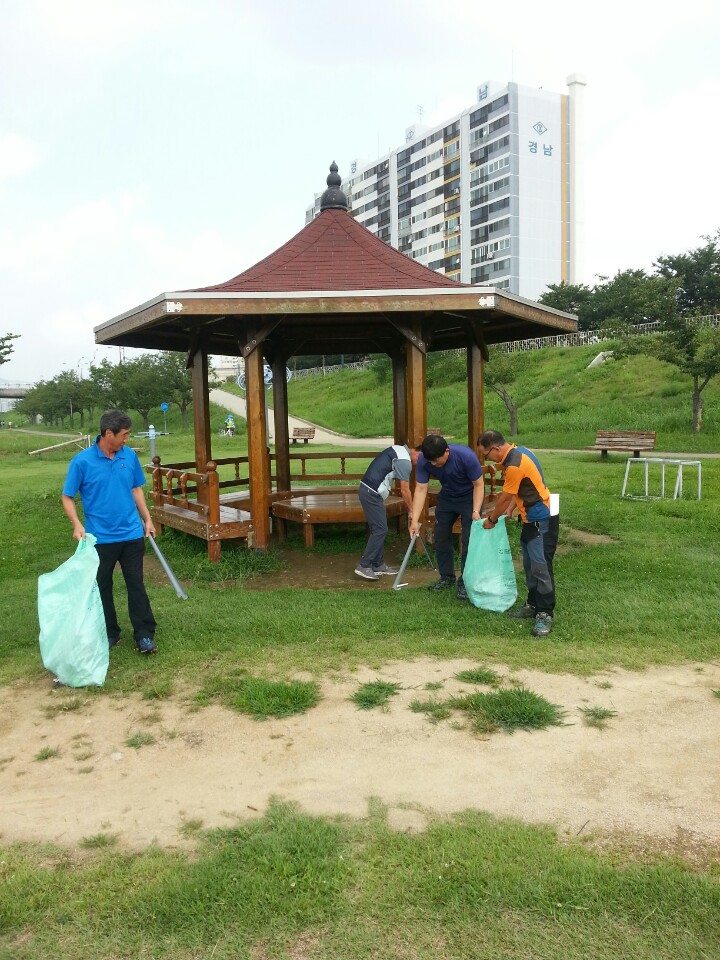 밀양 체육공원 환경정화 활동